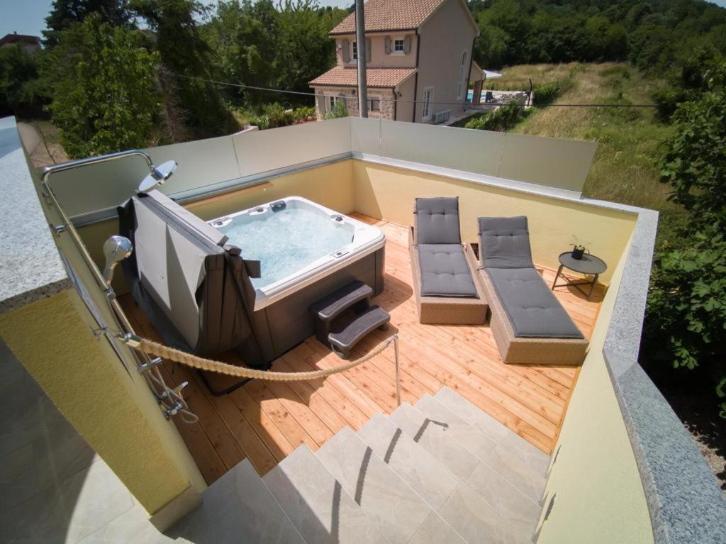 Holiday Home Tos Risika Exterior photo