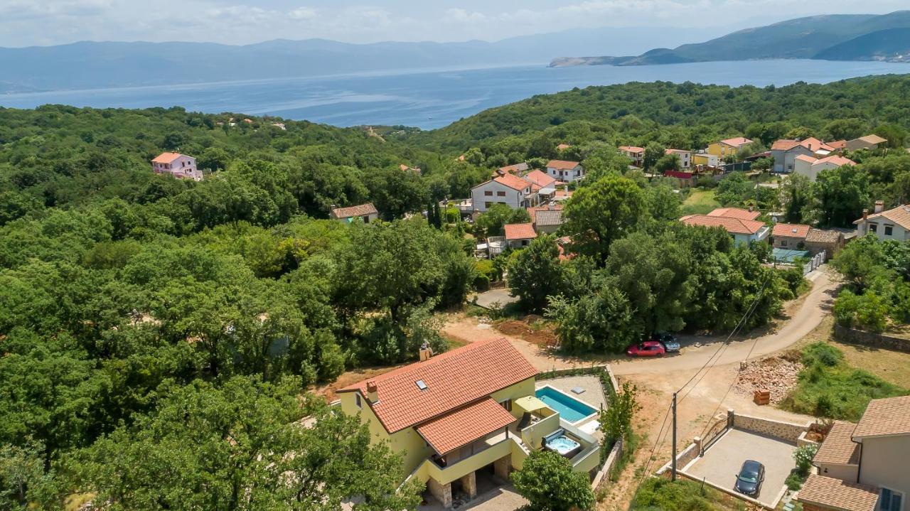 Holiday Home Tos Risika Exterior photo