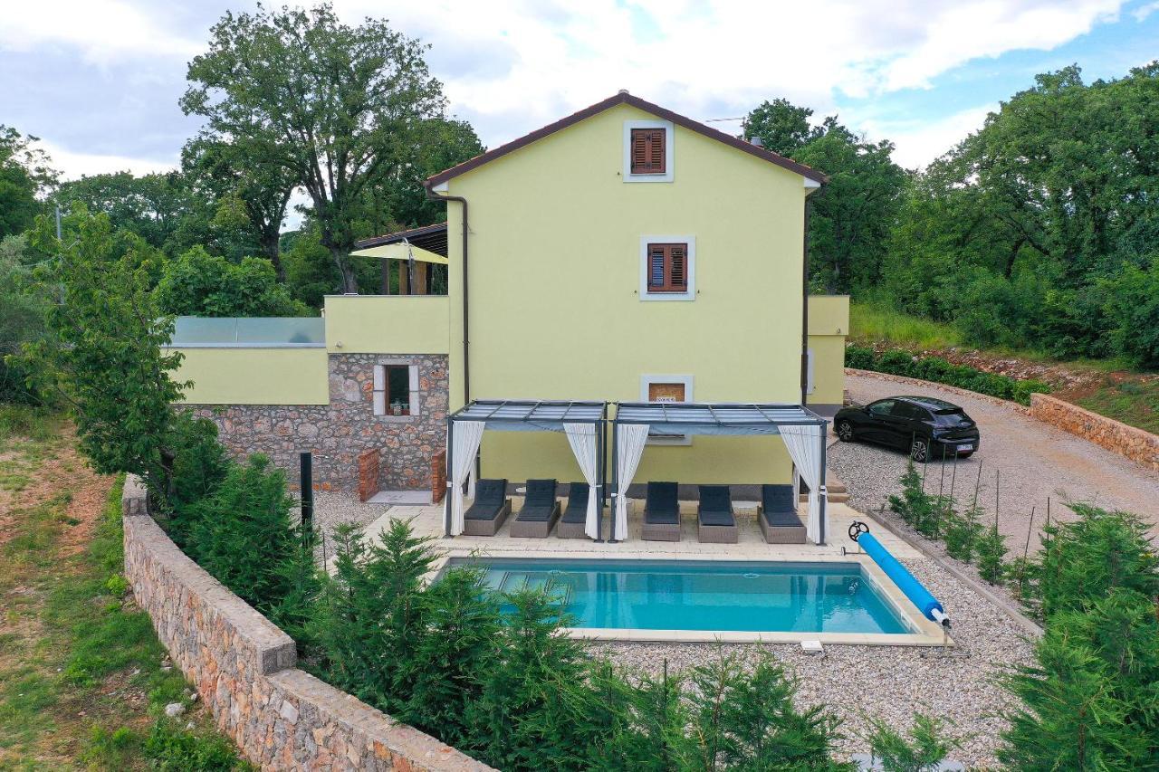 Holiday Home Tos Risika Exterior photo
