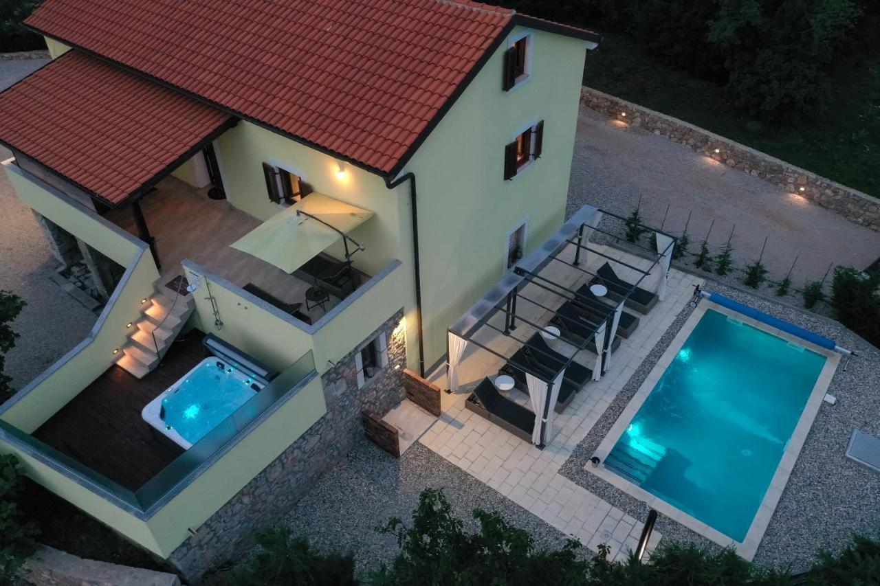 Holiday Home Tos Risika Exterior photo
