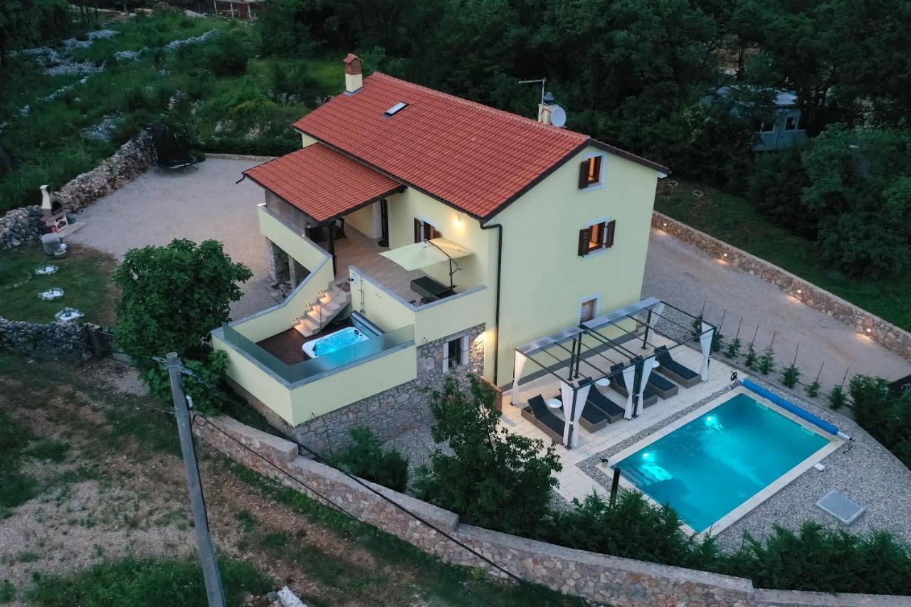 Holiday Home Tos Risika Exterior photo