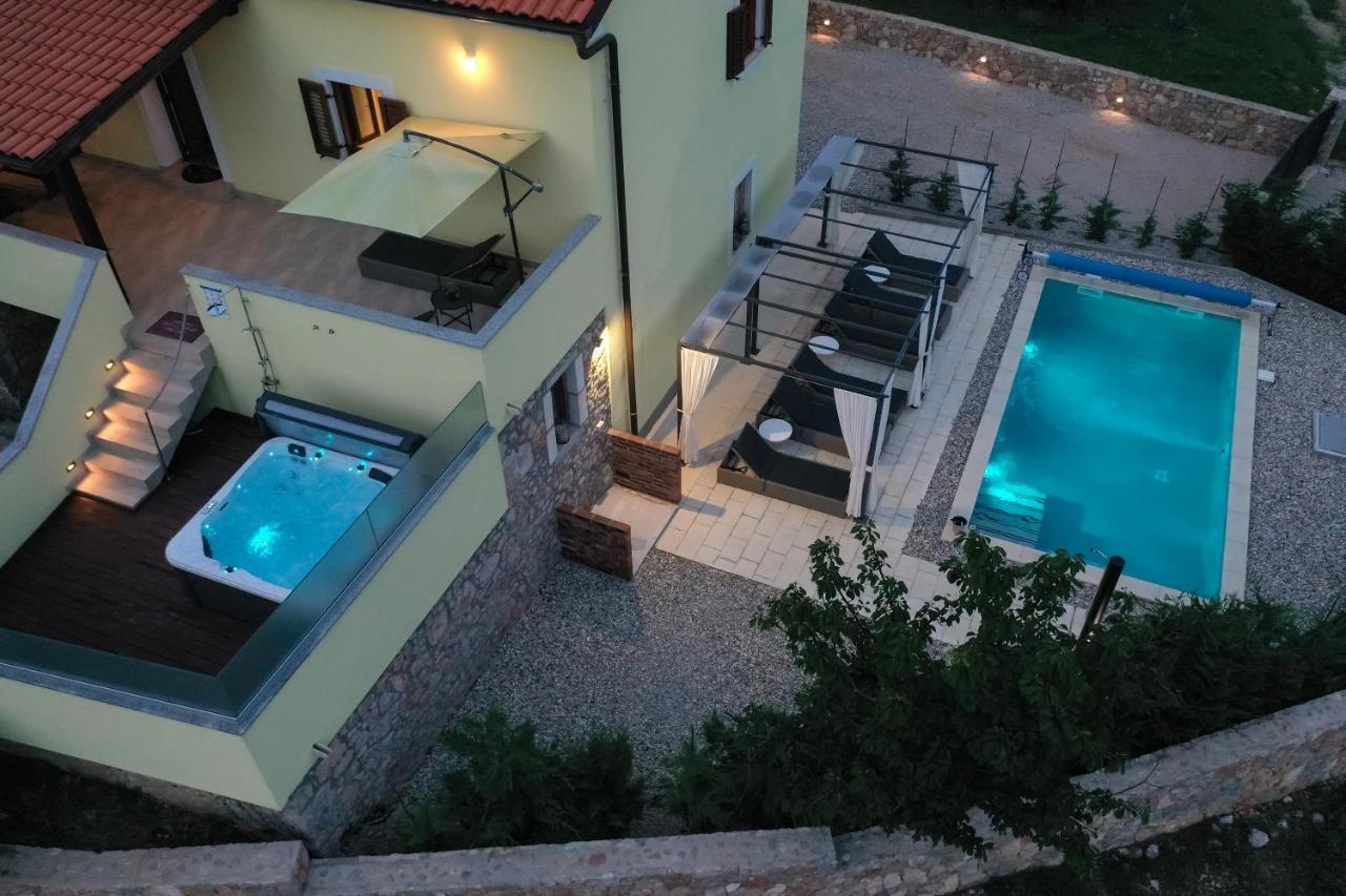 Holiday Home Tos Risika Exterior photo