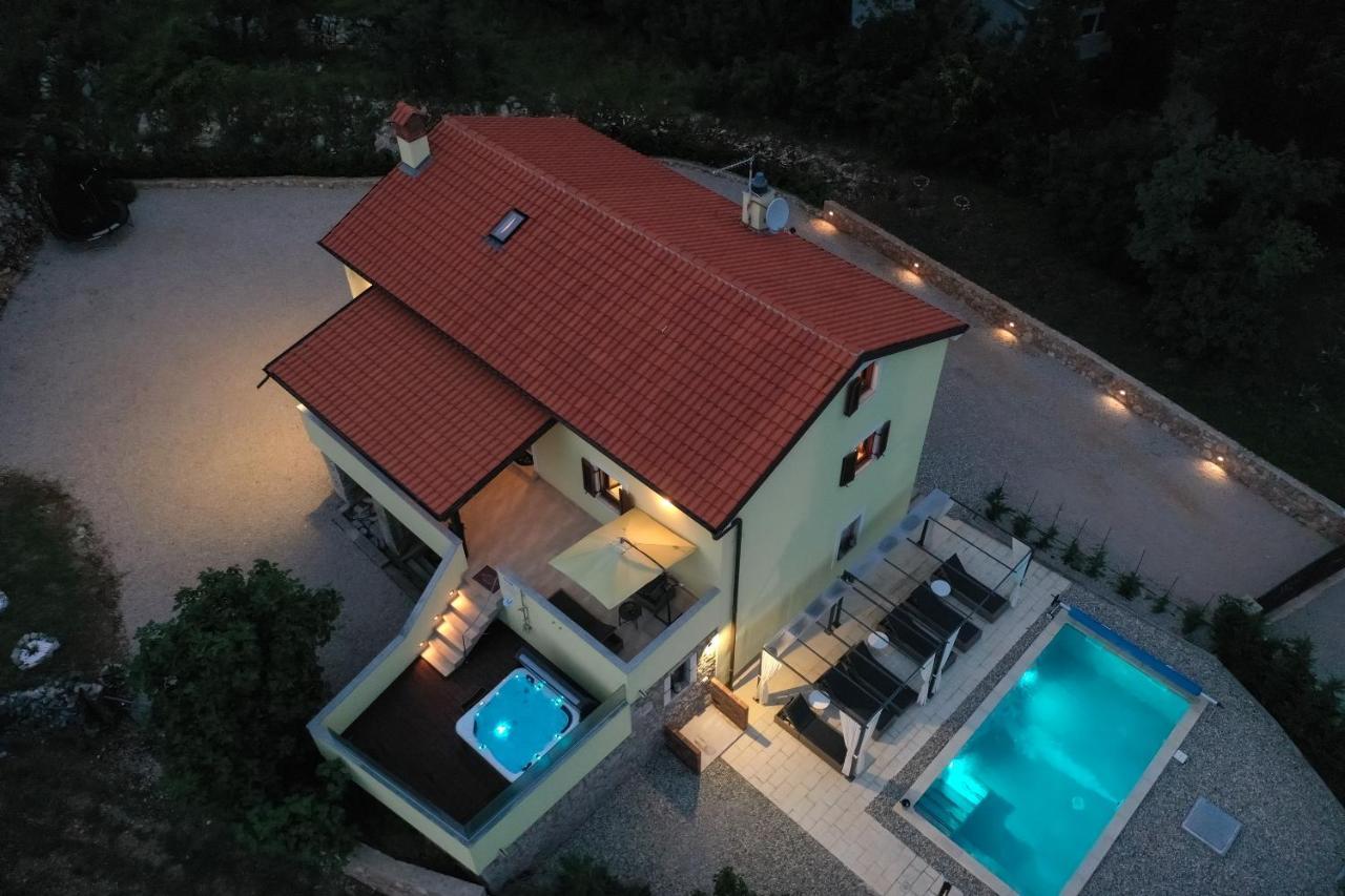 Holiday Home Tos Risika Exterior photo