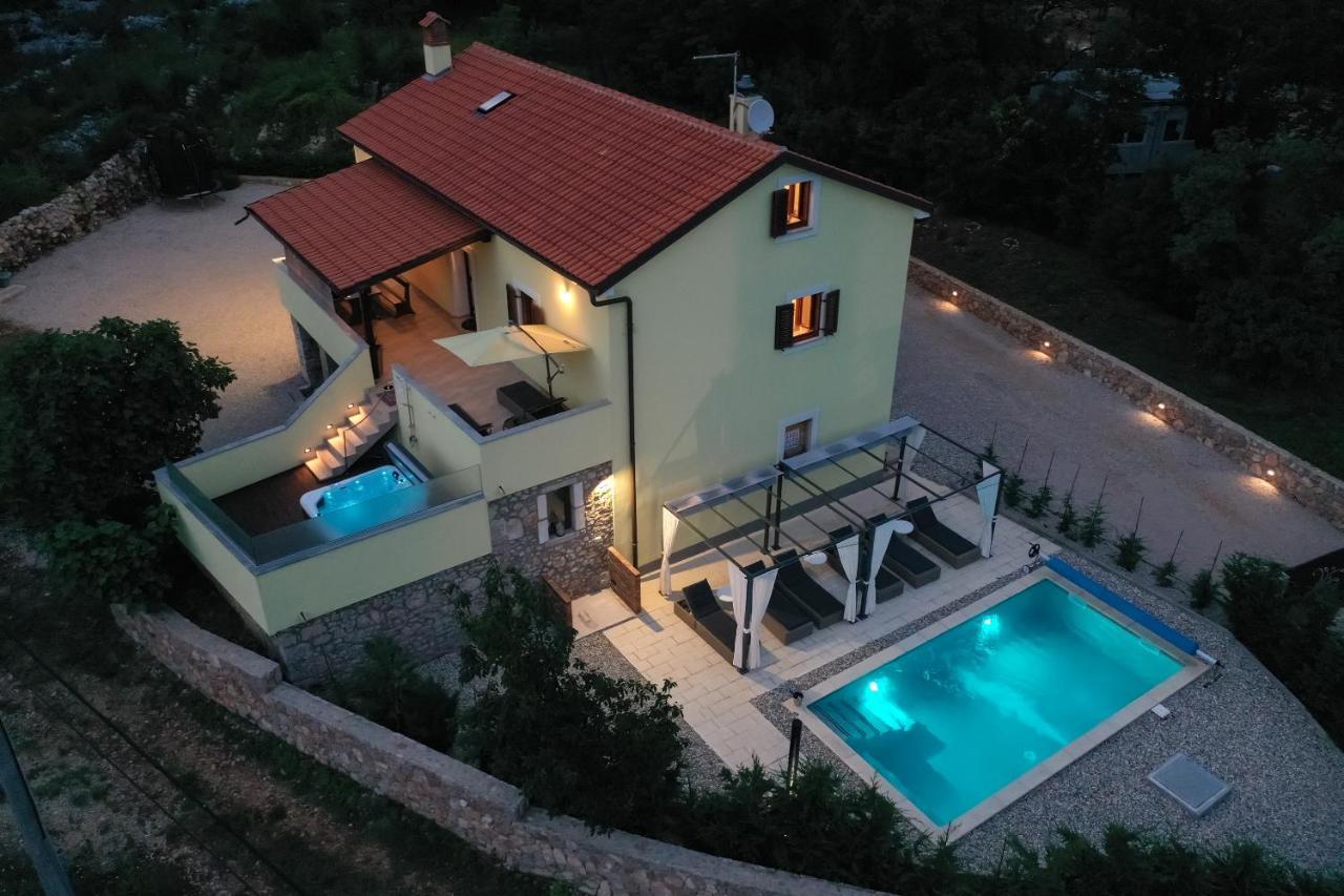 Holiday Home Tos Risika Exterior photo