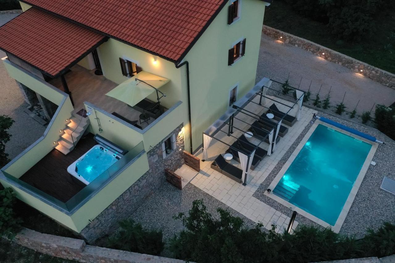 Holiday Home Tos Risika Exterior photo