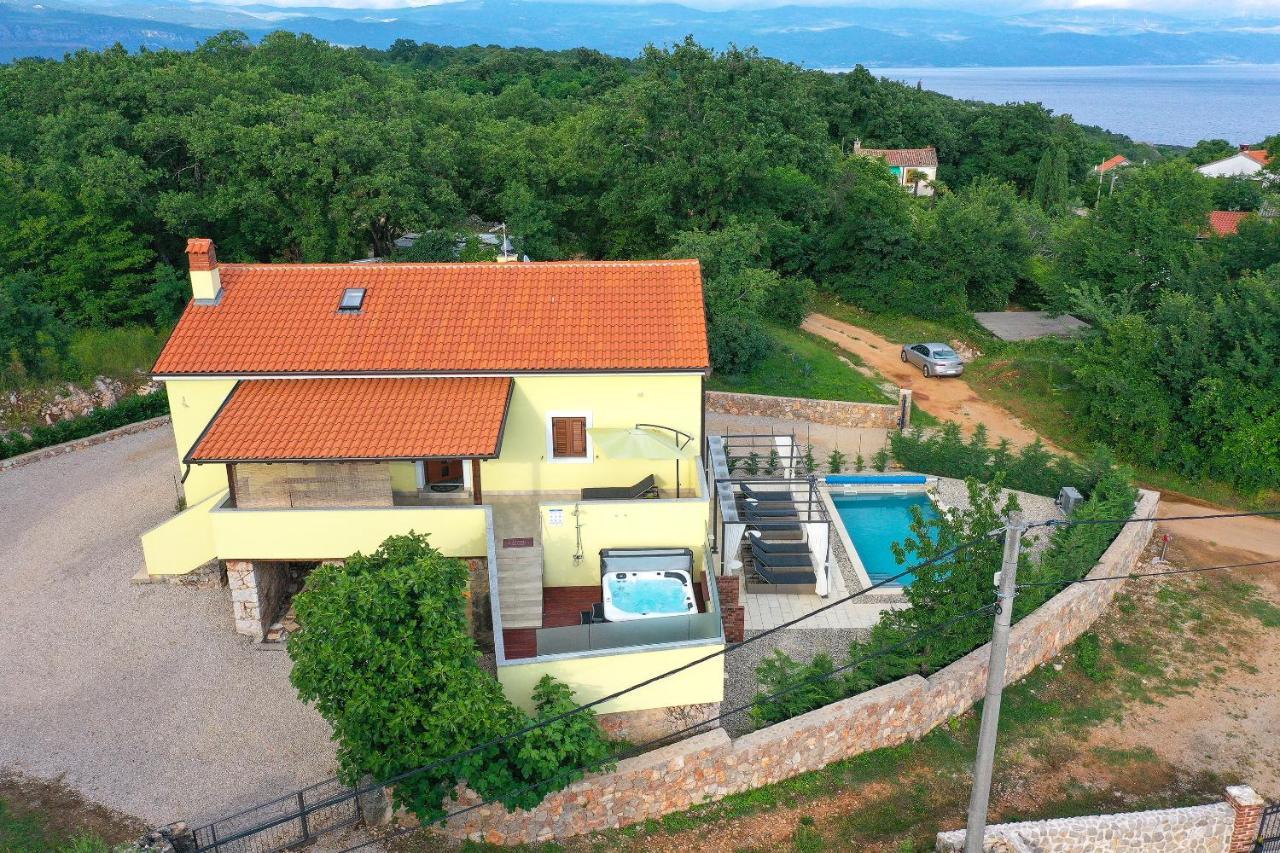 Holiday Home Tos Risika Exterior photo