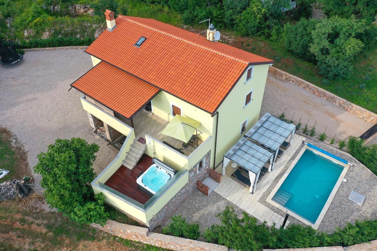 Holiday Home Tos Risika Exterior photo