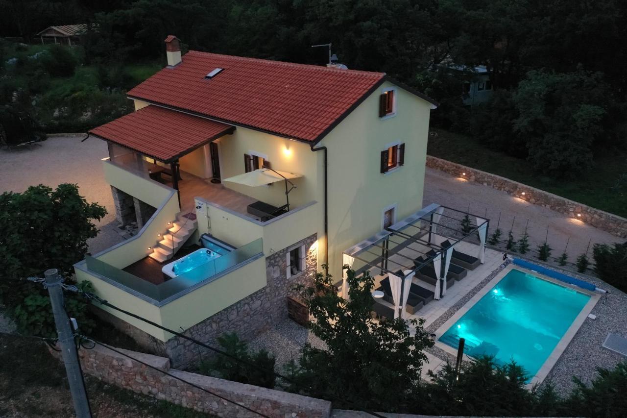 Holiday Home Tos Risika Exterior photo