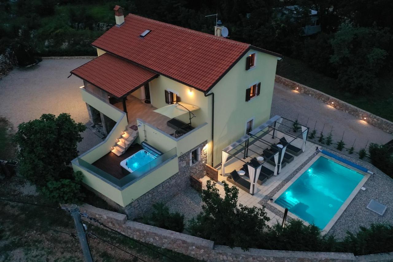 Holiday Home Tos Risika Exterior photo