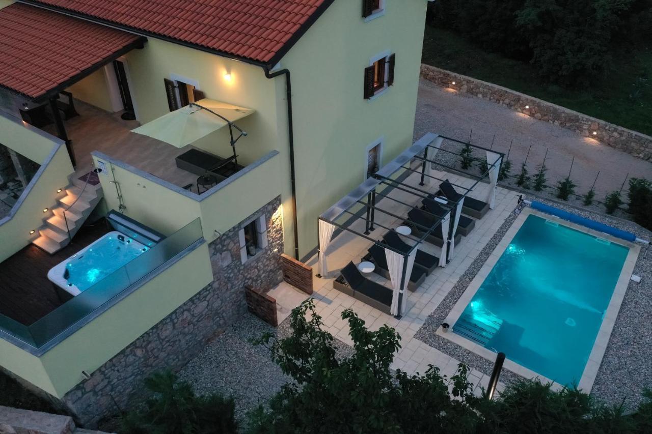 Holiday Home Tos Risika Exterior photo