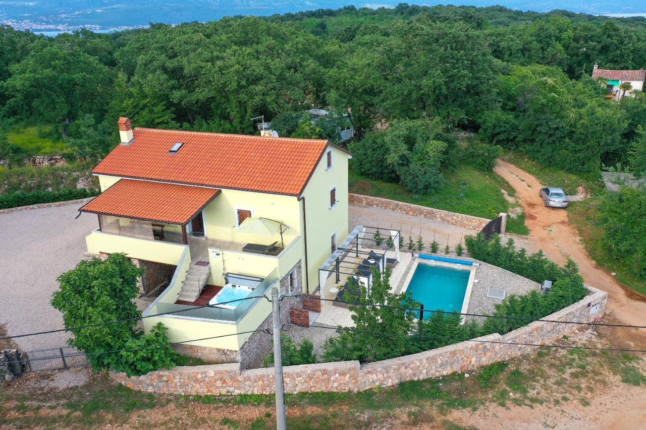Holiday Home Tos Risika Exterior photo