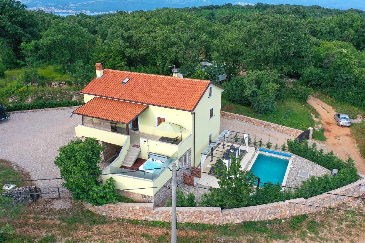 Holiday Home Tos Risika Exterior photo
