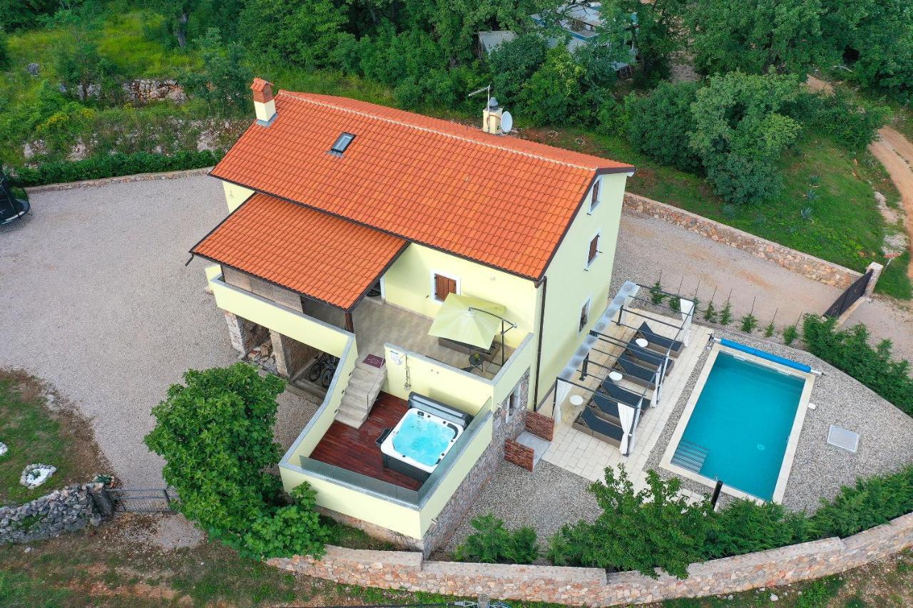 Holiday Home Tos Risika Exterior photo