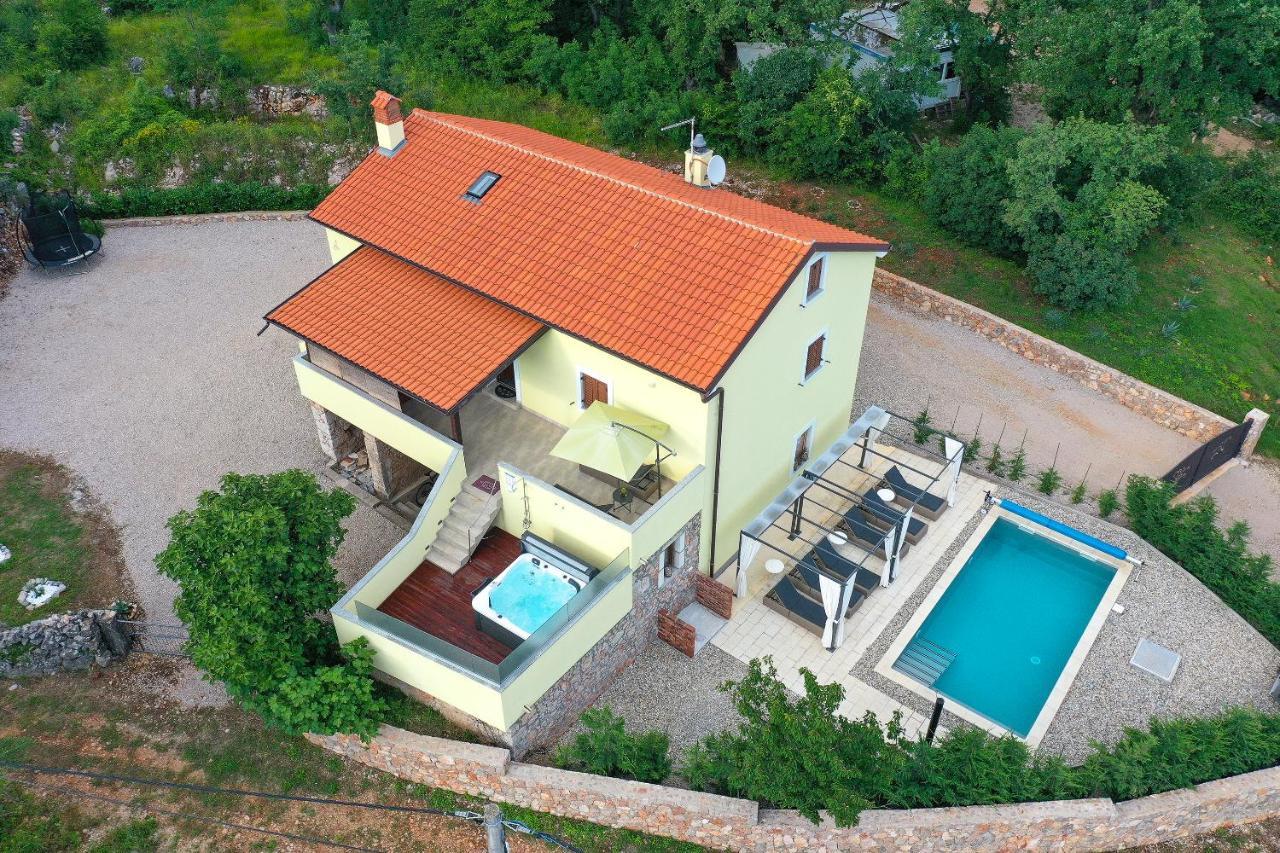 Holiday Home Tos Risika Exterior photo